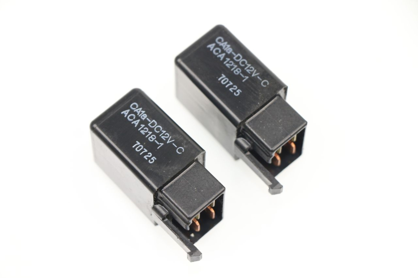 photo de RELAIS ELECTRIQUE HONDA FES FORESIGHT 250 (1997 - 2002)