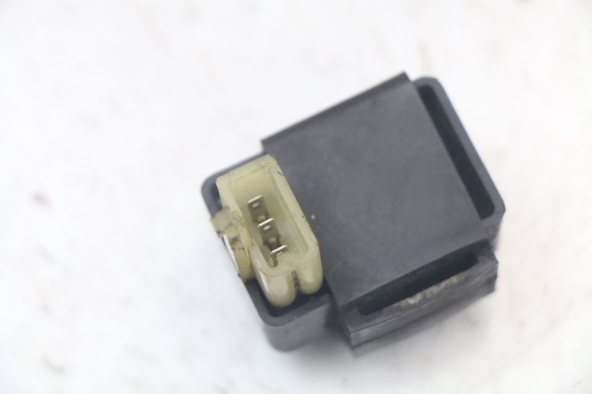 photo de RELAIS ELECTRIQUE HONDA NTV DEAUVILLE 650 (1998 - 2001)