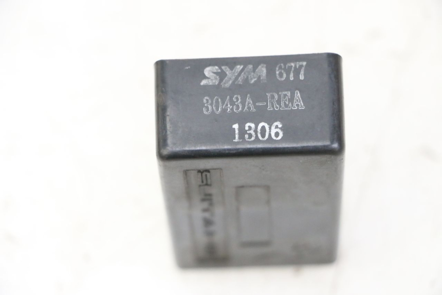 photo de RELAIS ELECTRIQUE SYM JOYMAX 125 (2010 - 2017)