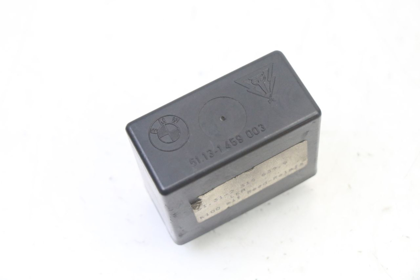 photo de RELAIS ELECTRIQUE BMW K 75 RT 750 (1989 - 1997)