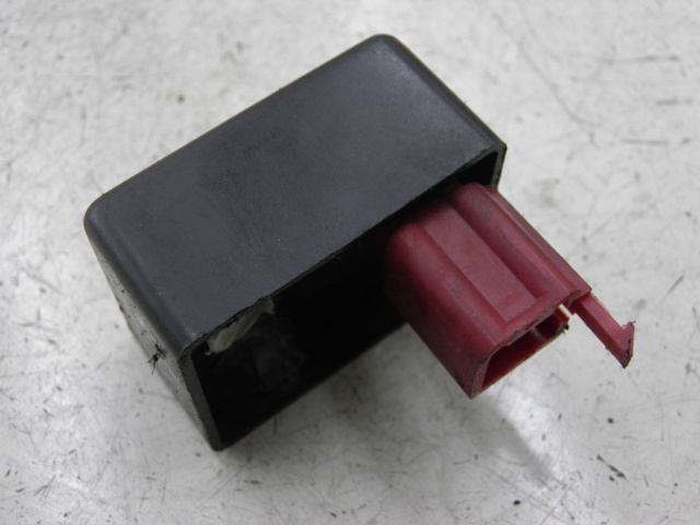 photo de RELAIS ELECTRIQUE KAWASAKI ZZR 600 (1995 - 2004)