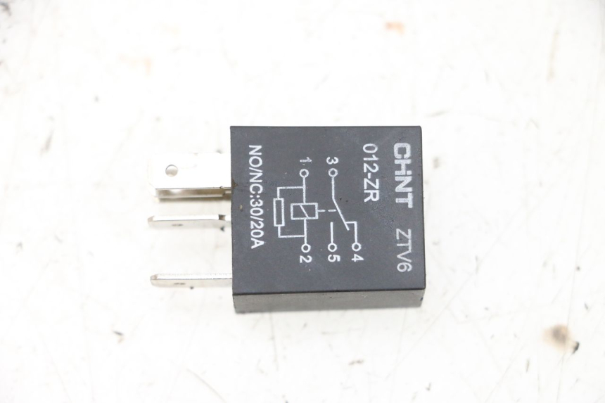 photo de RELAIS ELECTRIQUE PEUGEOT KISBEE 4T 50 (2018 - 2022) - Détail de la pièce