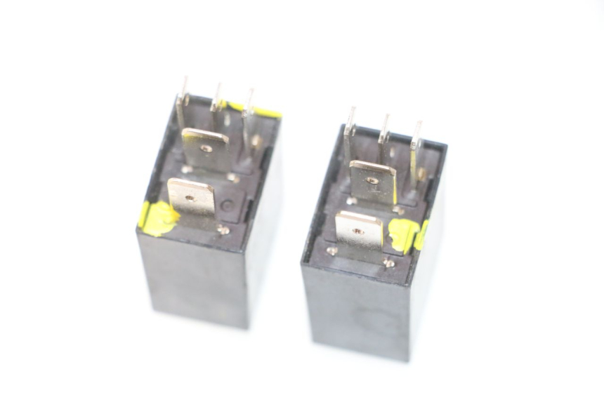 photo de RELAIS ELECTRIQUE PEUGEOT KISBEE 4T 50 (2023 - 2026) - Points de fixation