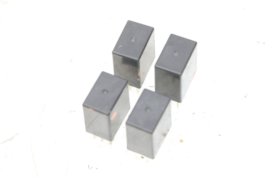 photo de RELAIS ELECTRIQUE PIAGGIO MP3 HPE 300 (2019 - 2026) - Autre angle de vue