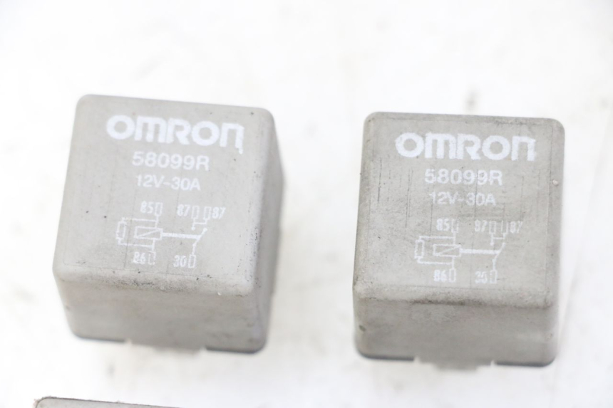 photo de RELAIS ELECTRIQUE PIAGGIO MP3 LT 300 (2010 - 2016) - Gros plan technique