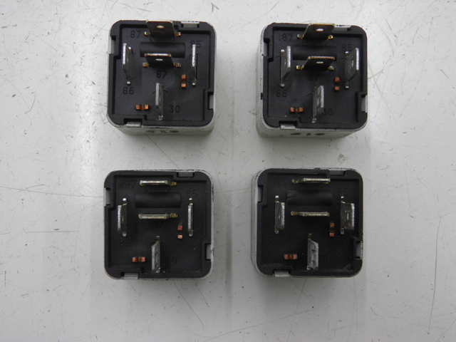 photo de RELAIS ELECTRIQUE PIAGGIO MP3 400 (2007 - 2009)