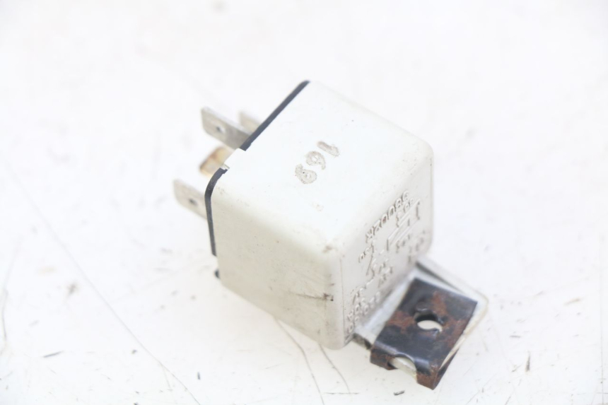 photo de RELAIS ELECTRIQUE PIAGGIO VESPA LXV 125 (2006 - 2009)
