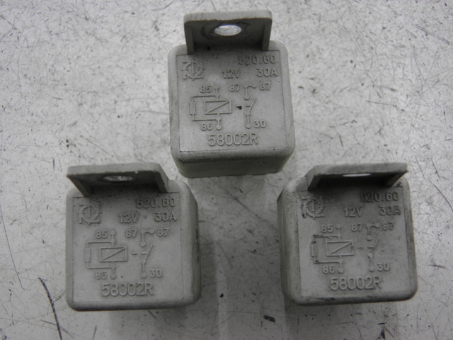 photo de RELAIS ELECTRIQUE PIAGGIO X9 250 (2000 - 2002) - Zoom état d’usage