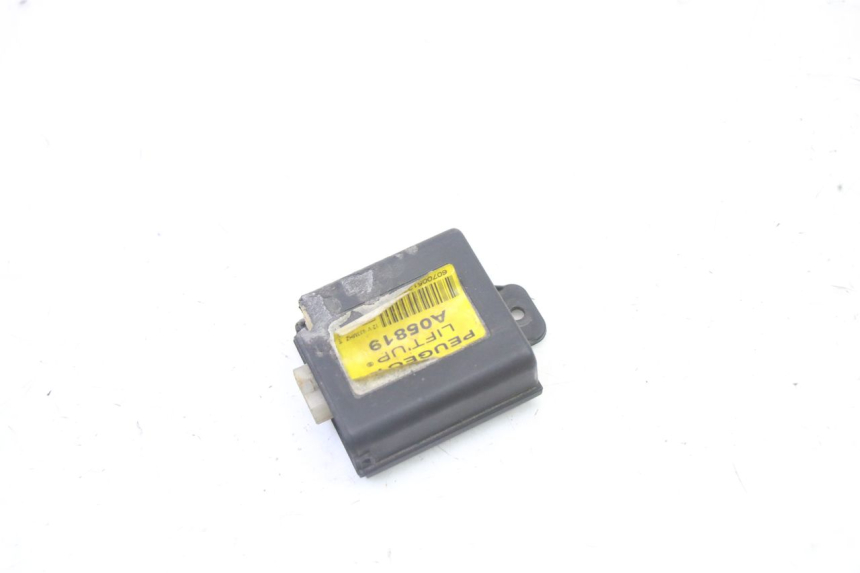 photo de RELAIS ELECTRIQUE PEUGEOT SATELIS 250 (2006 - 2012)