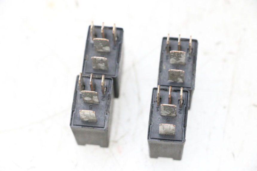 photo de RELAIS ELECTRIQUE PEUGEOT SATELIS 125 (2013 - 2018) - Détail de la pièce