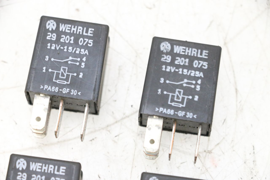 photo de RELAIS ELECTRIQUE PEUGEOT SATELIS 125 (2013 - 2018) - Zoom état d’usage