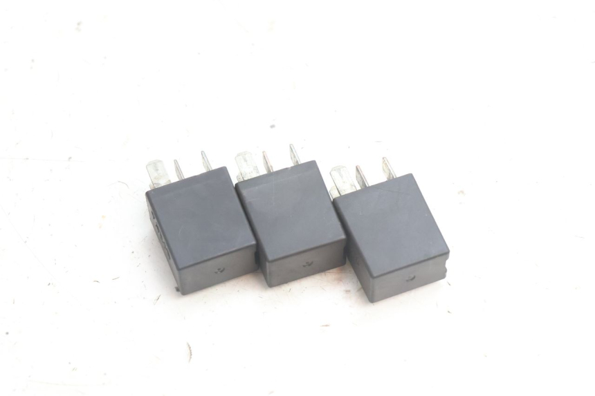 photo de RELAIS ELECTRIQUE PEUGEOT SATELIS 125 (2006 - 2009) - Zoom état d’usage