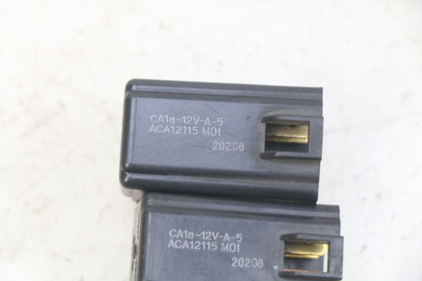 photo de RELAIS ELECTRIQUE SUZUKI BURGMAN 650 (2002 - 2004)