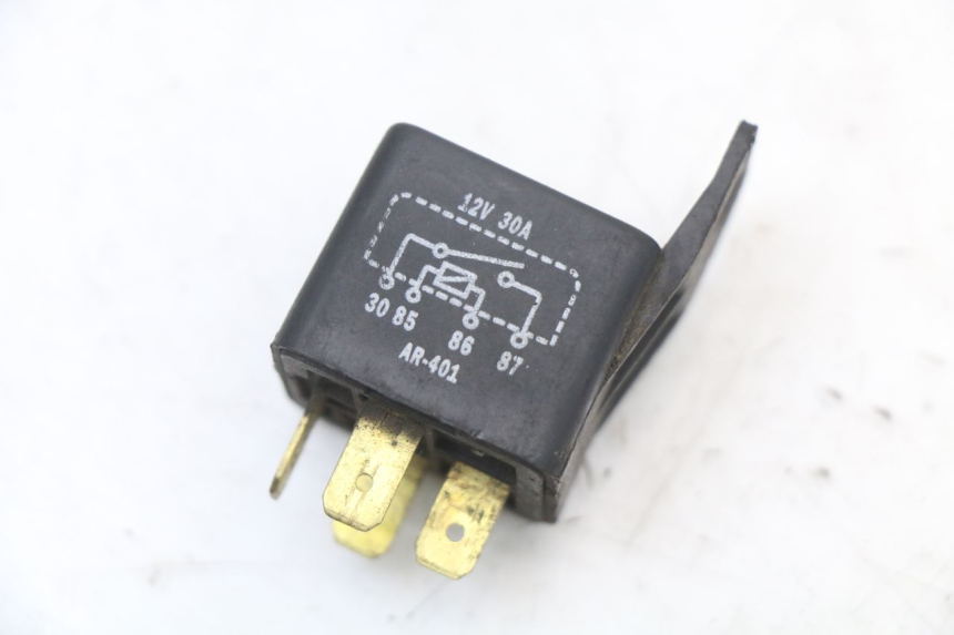photo de RELAIS ELECTRIQUE SUZUKI GSX E 250 (1982 - 1983)