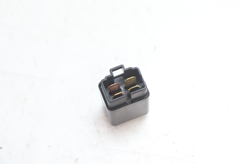 photo de RELAIS ELECTRIQUE SUZUKI SV S 650 (2003 - 2009) - Autre angle de vue