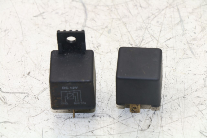photo de RELAIS ELECTRIQUE TRIUMPH TIGER 955 (2001 - 2004)