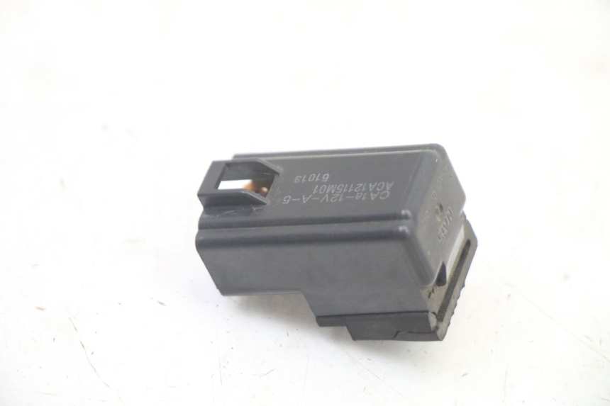 photo de RELAIS ELECTRIQUE SUZUKI UH BURGMAN 125 (2002 - 2006)