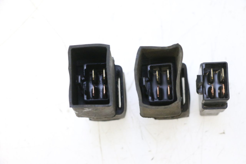 photo de RELAIS ELECTRIQUE HONDA VFR FI RC46 800 (1998 - 2001) - Autre angle de vue