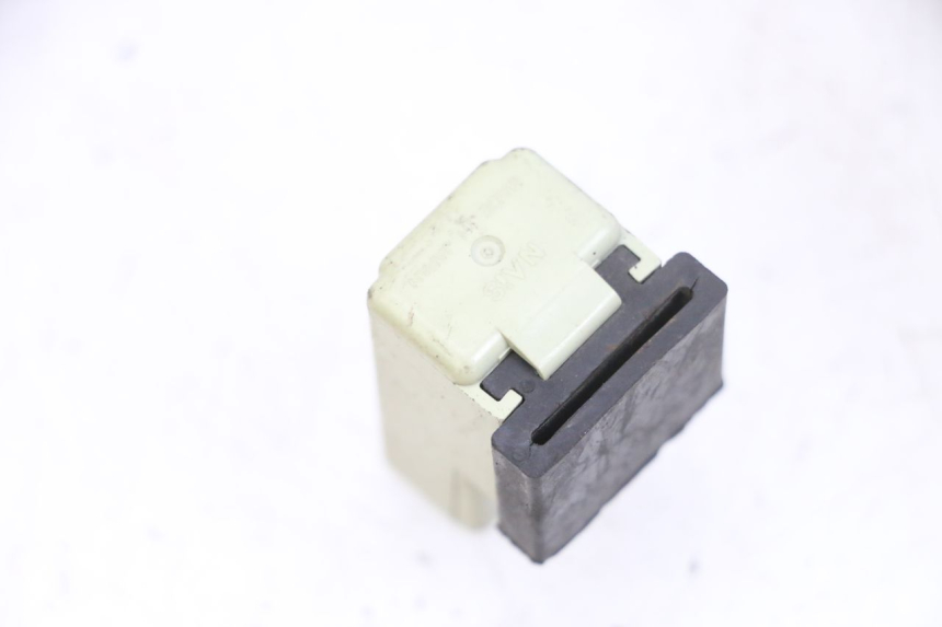 photo de RELAIS ELECTRIQUE YAMAHA X-MAX XMAX 125 (2010 - 2014) - Autre angle de vue