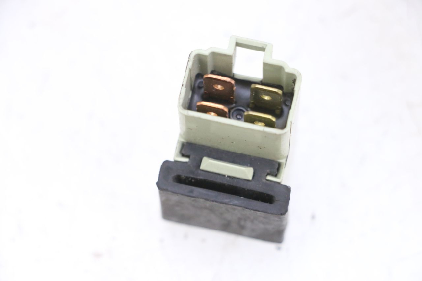 photo de RELAIS ELECTRIQUE YAMAHA X-MAX XMAX 125 (2010 - 2014) - Gros plan technique