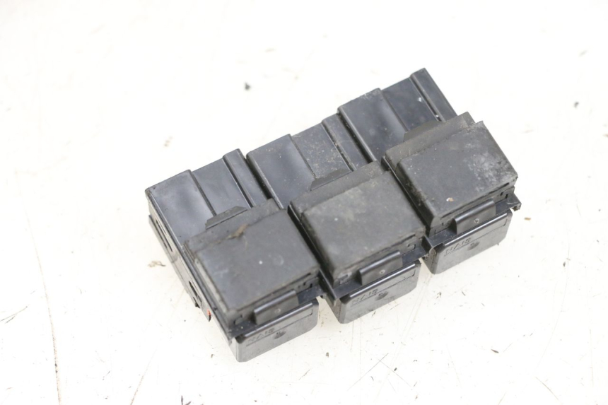 photo de RELAIS ELECTRIQUE YAMAHA XMAX X-MAX 125 (2006 - 2009) - Autre angle de vue