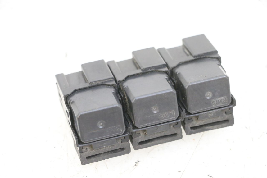 photo de RELAIS ELECTRIQUE YAMAHA XMAX X-MAX 125 (2006 - 2009) - Autre angle de vue