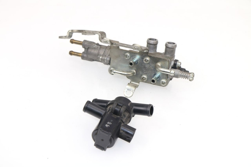 photo de RELAIS ELECTRIQUE YAMAHA FZ6 FAZER 600 (2007 - 2010)