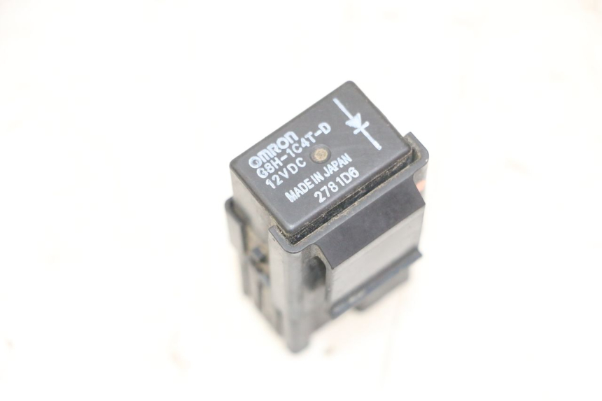 photo de RELAIS ELECTRIQUE YAMAHA FZS FAZER 600 (2001 - 2003)
