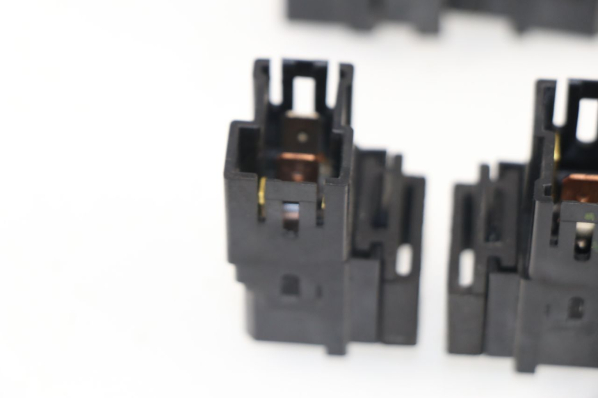 photo de RELAIS ELECTRIQUE YAMAHA YP MAJESTY 400 (2004 - 2008)