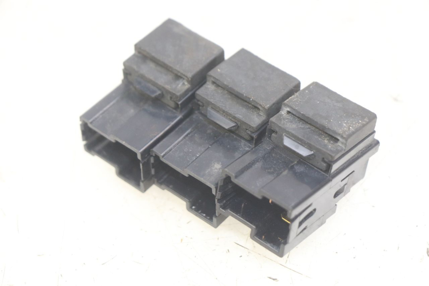 photo de RELAIS ELECTRIQUE YAMAHA YP MAJESTY 400 (2004 - 2008)