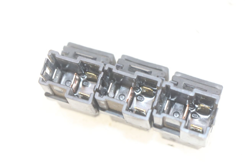 photo de RELAIS ELECTRIQUE YAMAHA YP MAJESTY 400 (2004 - 2008)