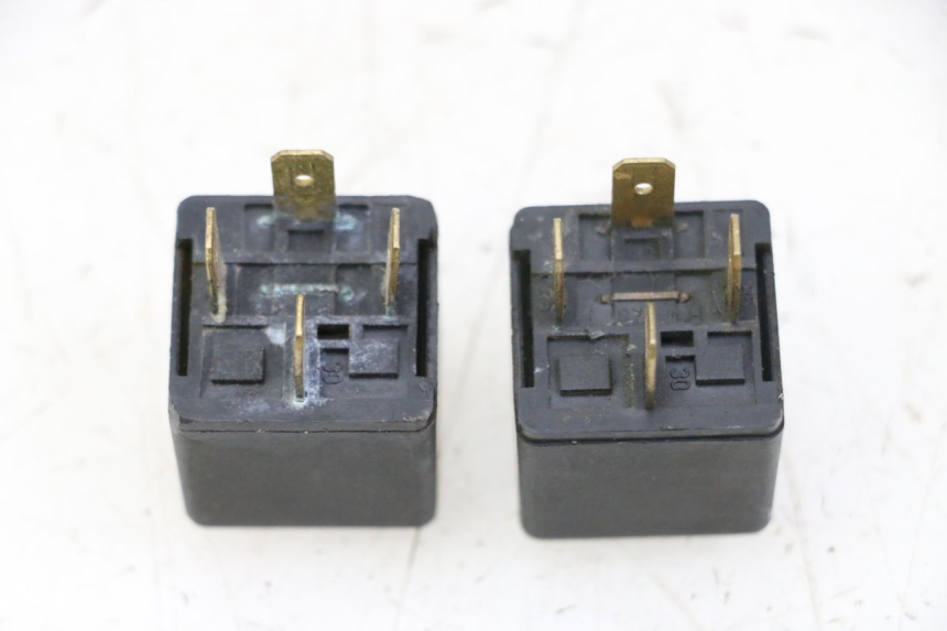photo de RELAIS ELECTRIQUE YAMAHA YP MAJESTY 125 (2002 - 2006)