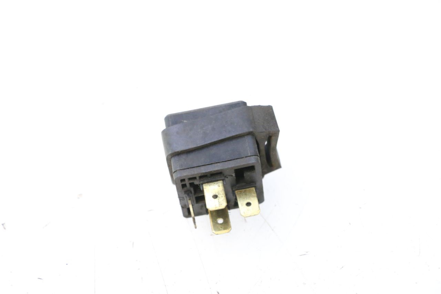 photo de RELAIS ELECTRIQUE YAMAHA YP MAJESTY 125 (1998 - 2001) - Détail de la pièce