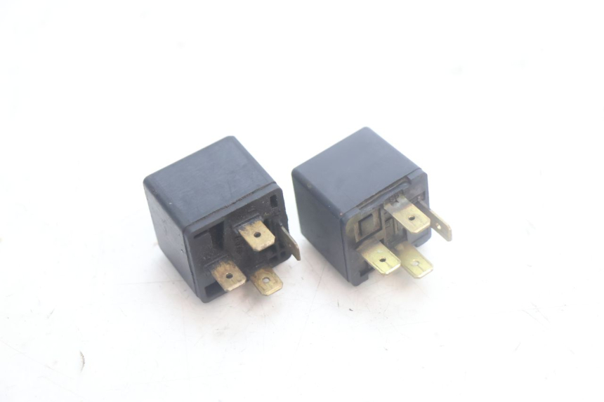 photo de RELAIS ELECTRIQUE YAMAHA YP MAJESTY 125 (2007 - 2010) - Détail de la pièce