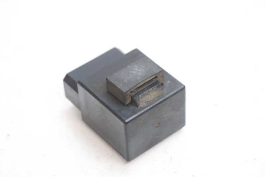 photo de RELAIS POMPE À ESSENCE YAMAHA YZF R GENESIS 750 (1993 - 1998) - Autre angle de vue