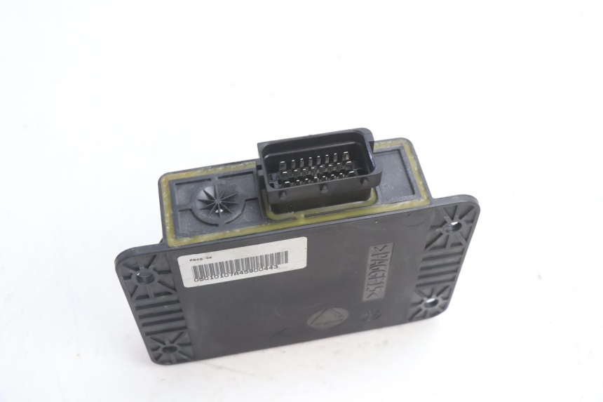 photo de RELAIS ROLL LOCK PIAGGIO MP3 LT 400 (2007 - 2012) - Gros plan technique