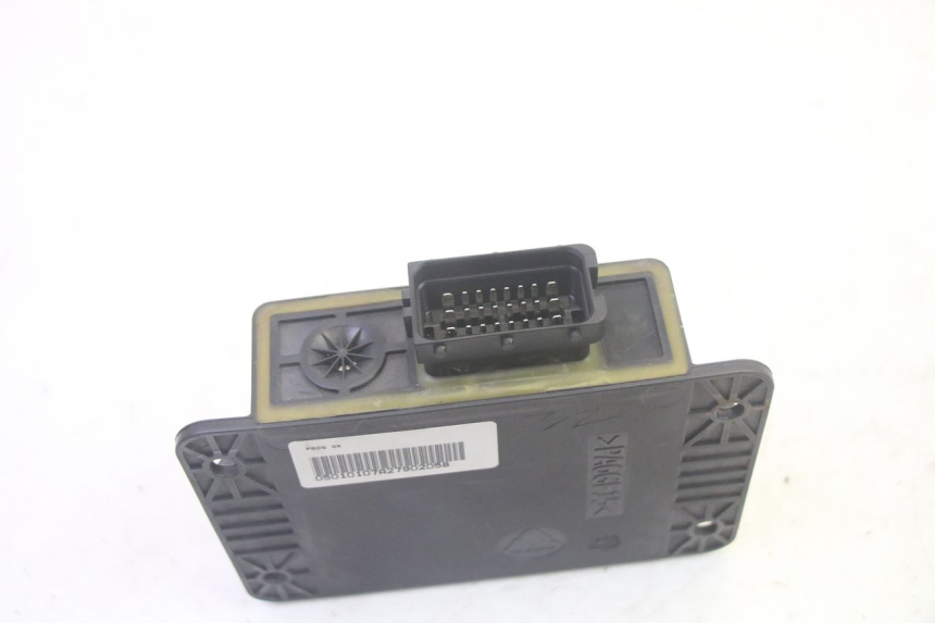 photo de RELAIS ROLL LOCK PIAGGIO MP3 RL 250 (2007 - 2010) - Gros plan technique