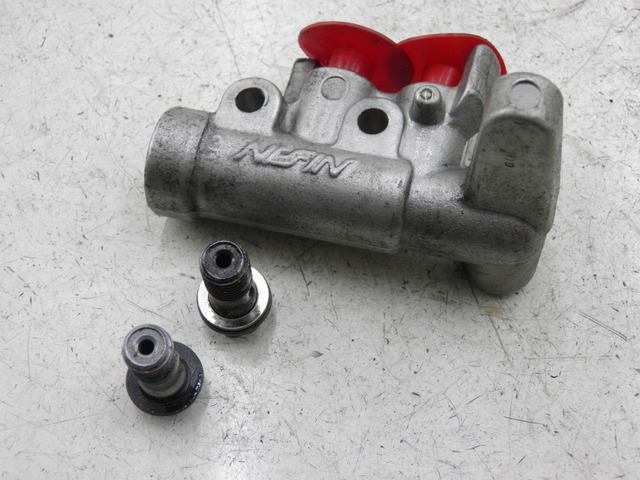 photo de REPARTITEUR FREIN HONDA FJS SILVER WING 600 (2003 - 2005)