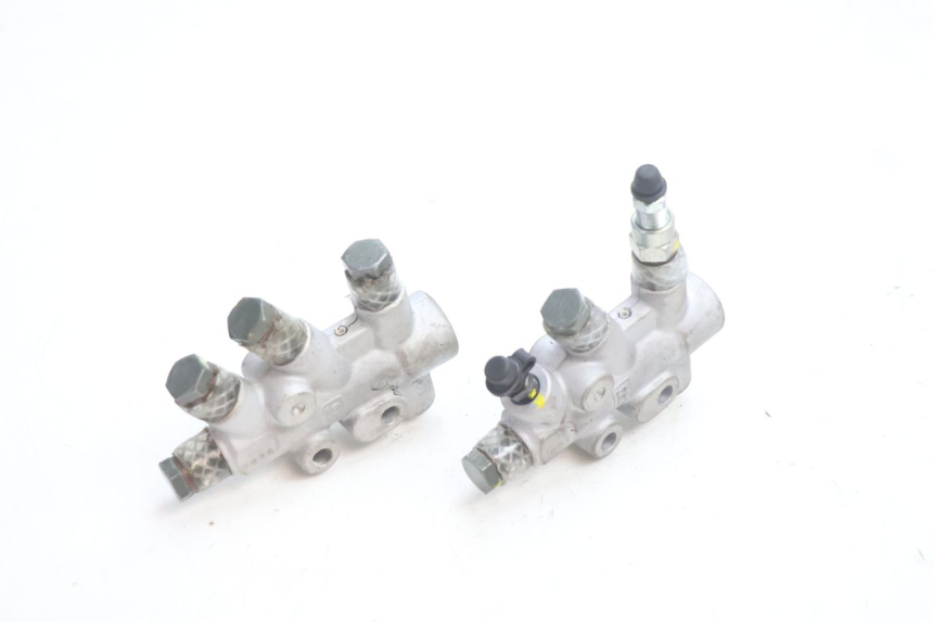 photo de REPARTITEUR FREIN PIAGGIO MP3 LT 400 (2007 - 2012) - Autre angle de vue