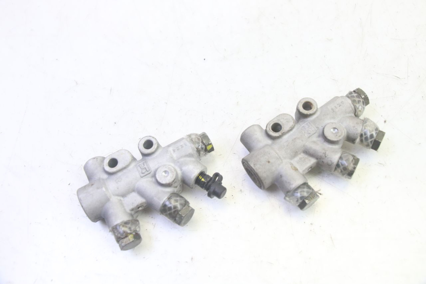 photo de REPARTITEUR FREIN PIAGGIO MP3 RL 250 (2007 - 2010) - Gros plan technique