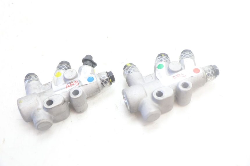 photo de REPARTITEUR FREIN PIAGGIO MP3 500 (2016 - 2018) - Autre angle de vue