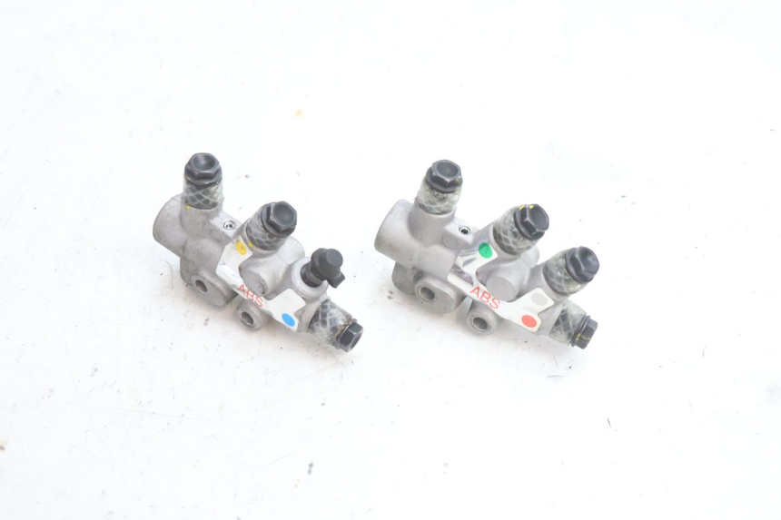 photo de REPARTITEUR FREIN PIAGGIO MP3 500 (2016 - 2018) - Autre angle de vue