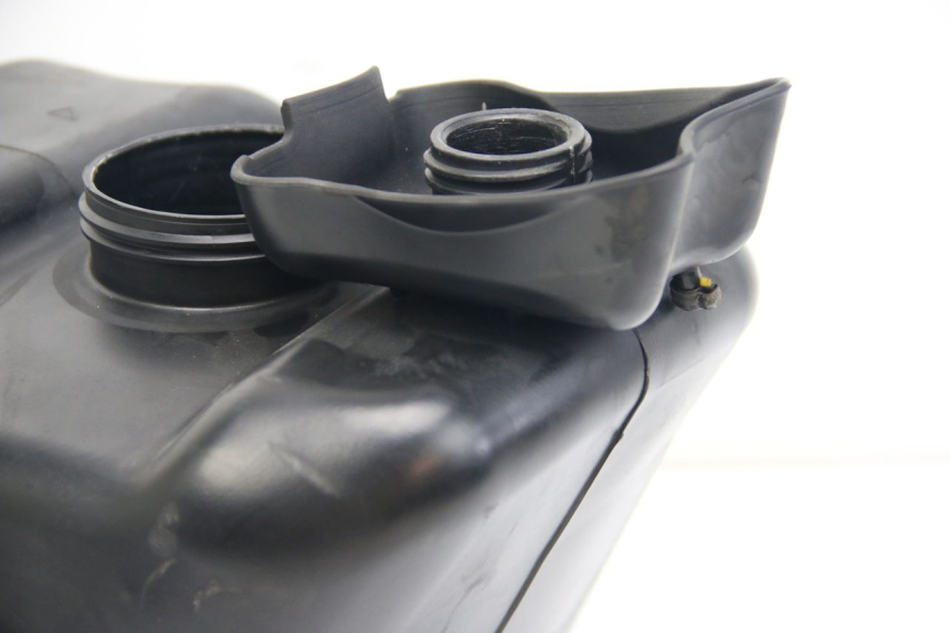 photo de RESERVOIR ESSENCE APRILIA ATLANTIC 500 (2002 - 2003)