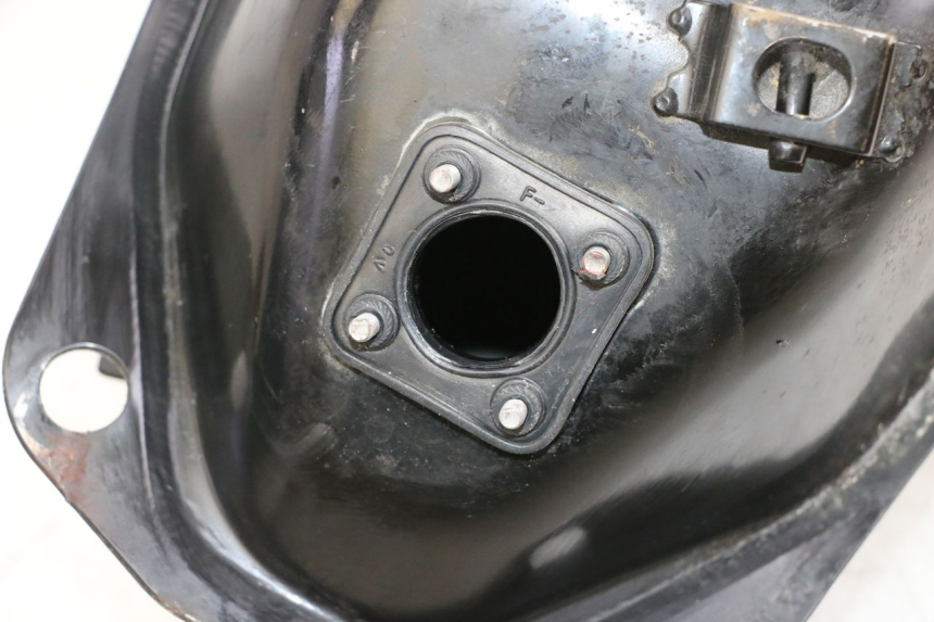 photo de RESERVOIR ESSENCE MAG POWER BOMBERS 4T 50 (2016 - 2026) - Autre angle de vue