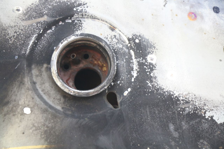 photo de RESERVOIR ESSENCE ROYAL ENFIELD BULLET CLASSIC 500 (2017 - 2020) - Zoom composants