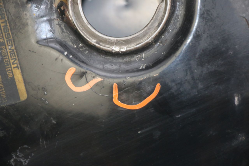 photo de RESERVOIR ESSENCE HONDA CA REBEL 125 (1995 - 2001) - Points de fixation