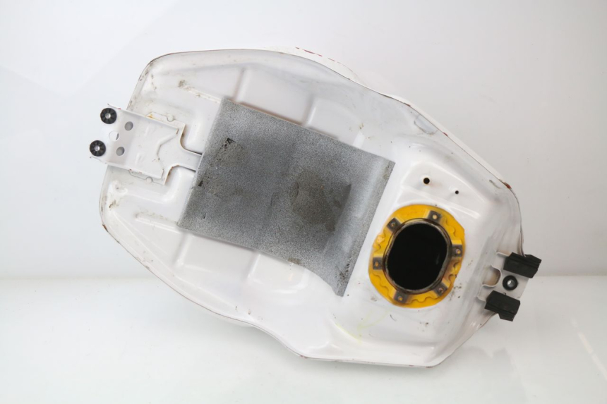 photo de RESERVOIR ESSENCE HONDA CBR 929 RR FIREBLADE 900 (2000 - 2001) - Détail de la pièce