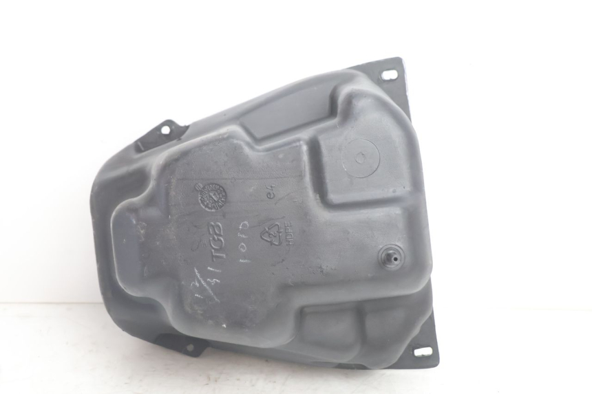 photo de RESERVOIR ESSENCE TGB CITY RS 50 (2011 - 2016) - État de surface
