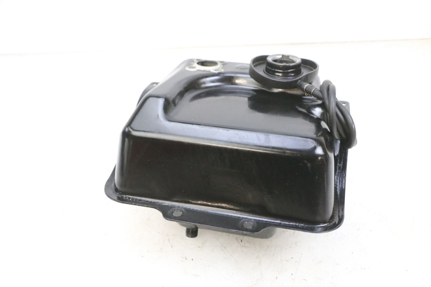 photo de RESERVOIR ESSENCE SYM CROX 4T 50 (2016 - 2023) - Gros plan technique