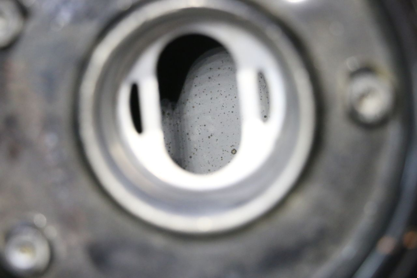 photo de RESERVOIR ESSENCE KAWASAKI ER-6 ER6 N 650 (2005 - 2009) - Zoom état d’usage